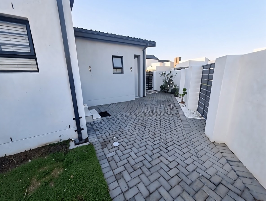 4 Bedroom Property for Sale in Sandown Western Cape